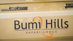 BUMI HILLS SAFARi LODGE - von African Bush Camps / GPS: 16°48'30